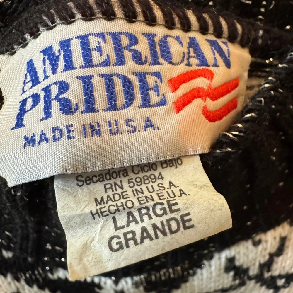 Vintage Women AMERICAN PRIDE Made in USA Geometric Metallic Black Sweater Large
